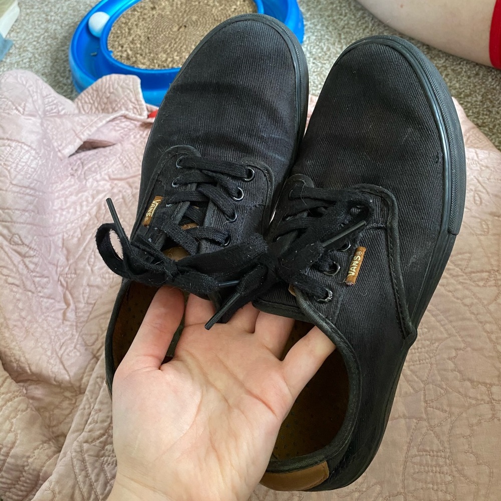 Black Chima Vans w/ Cushion